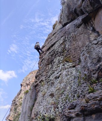 Escalada en Roca Suesca Viajeros con Estilo