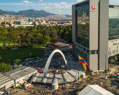 arco_de_corferias_bogota_colombia_dia_de_halloween_31_de_octubre_viajeros_con_estilo